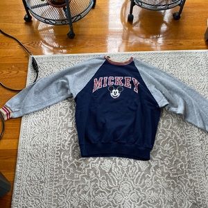 VINTAGE MICKEY MOUSE SWEATSHIRT